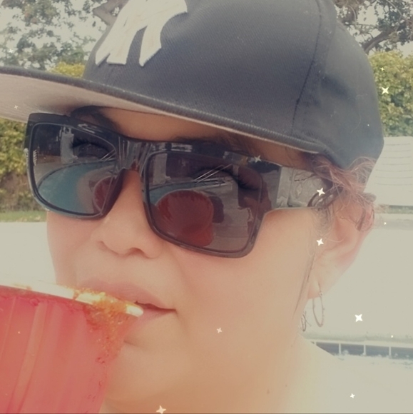 Cleo - Picture 6 of 8